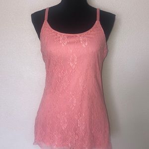 🚨5/$25PeachTank with a layered lace mesh overlay.